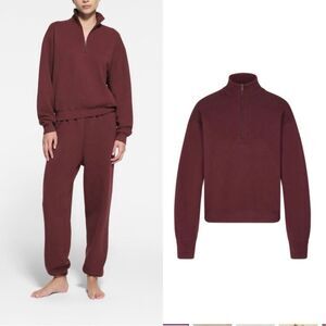 SKIMS Cotton Fleece Sweatshirt Classic Quarter Zip Pullover in Oxblood Red